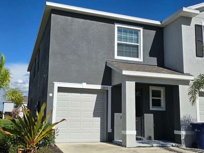 Foto del edificio - Fresh new build ~ 3 bed/ 2.5 bath Townhous...