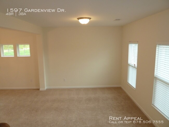 Building Photo - 1597 Gardenview Dr
