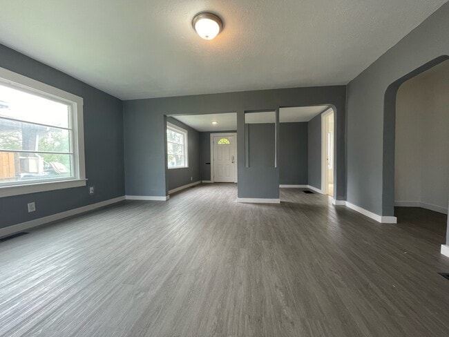 Building Photo - 1224 W Sinto Ave