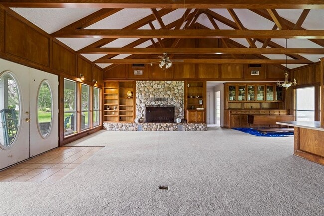 Building Photo - 890 Sally Lake Rd