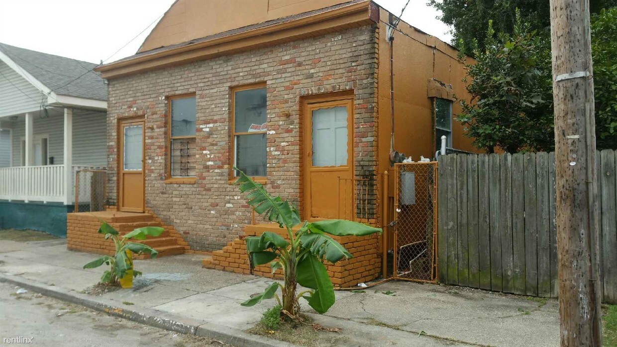 Primary Photo - 8726 Spruce St