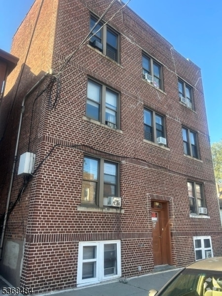 Building Photo - 298 Montgomery St
