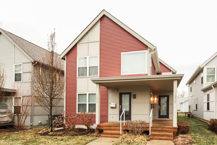 Primary Photo - Beautiful Townhouse Close to Downtown Indy...
