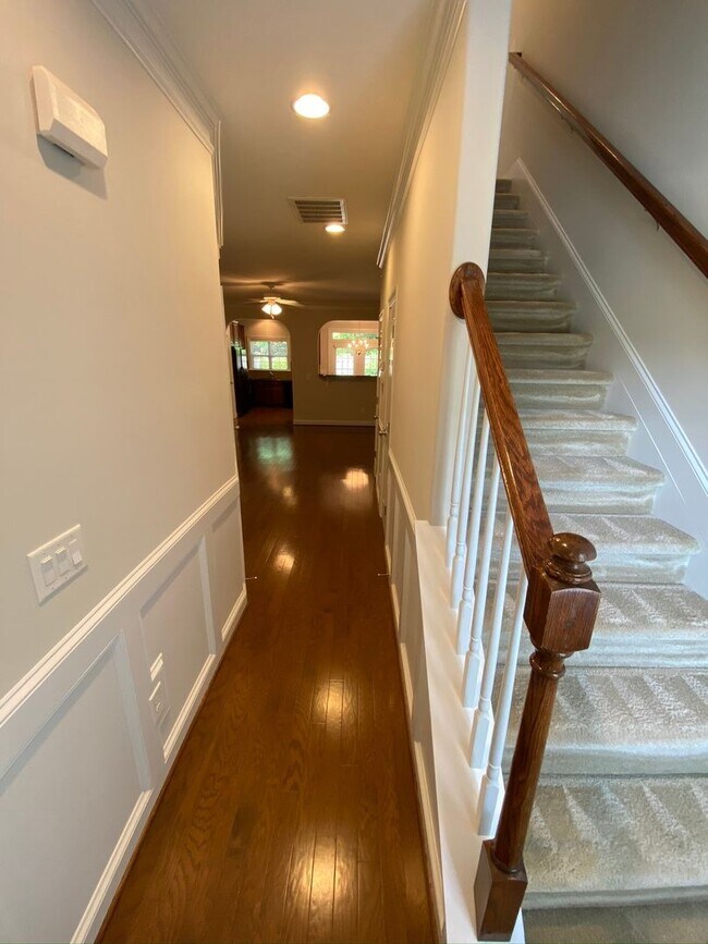 Foto del edificio - 726 Sterling Brooke Ct-2BR/2.5BA-Townhome!!