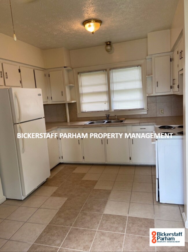 Building Photo - Third Avenue 4317