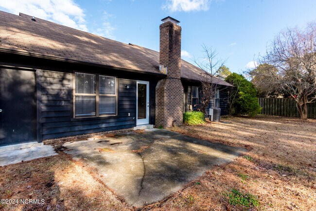 Foto del edificio - 111 Cherrywood Ct