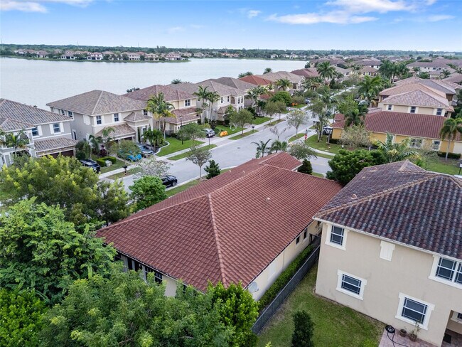 Building Photo - 9741 S Miralago Way