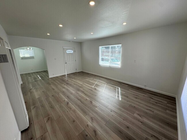 Foto del edificio - 453-457 Hurst Ave