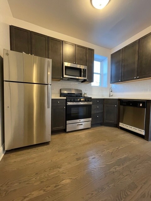 Foto del edificio - 2814 N Troy St