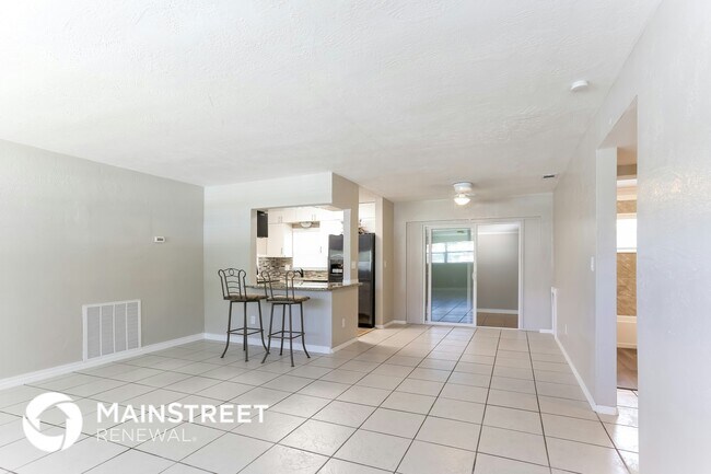 Building Photo - 3828 Neptune Dr SE