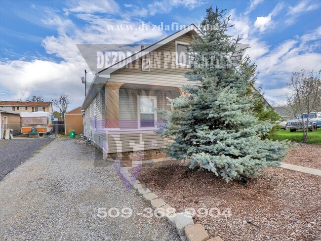 Building Photo - 4 Bed 2 Bath Home in North Spokane Availab...