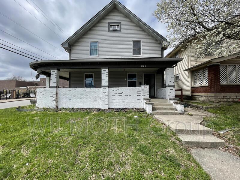 Foto principal - 1104 N Dearborn St