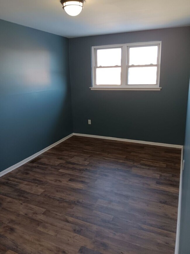 Building Photo - 1310 Patrick Henry Pl