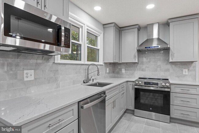 Foto del edificio - 270 Olde Concord Rd