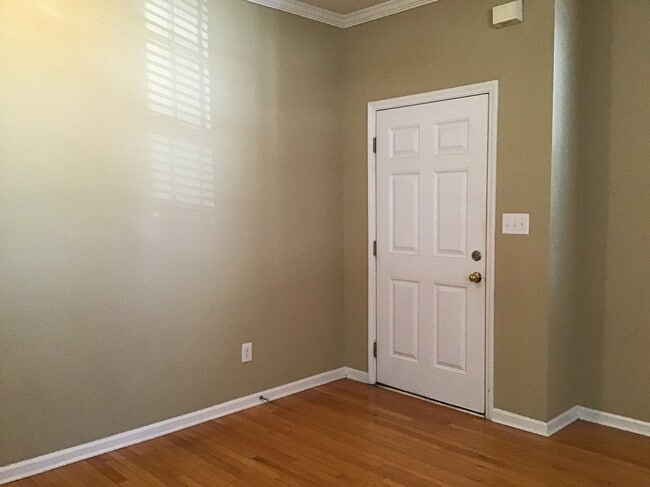 Building Photo - 134 Kimeo Way
