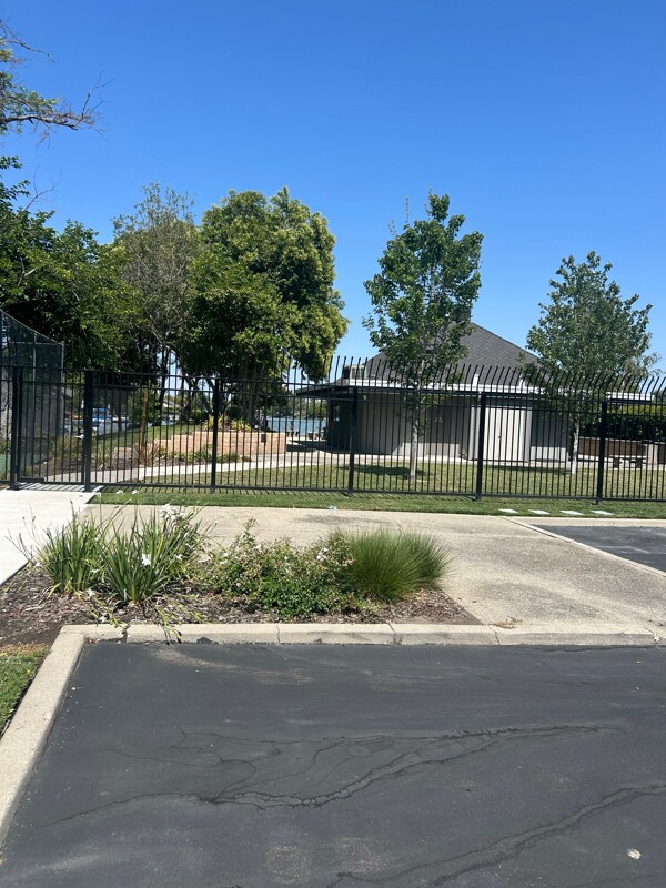 Foto del edificio - 1659 Blackoak Dr
