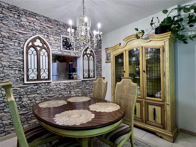 Foto del edificio - 320 NE 12th Ave