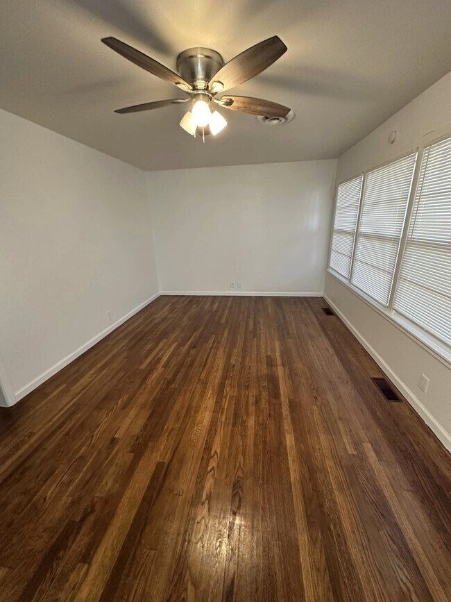 Foto del edificio - 2707 Pawnee Dr