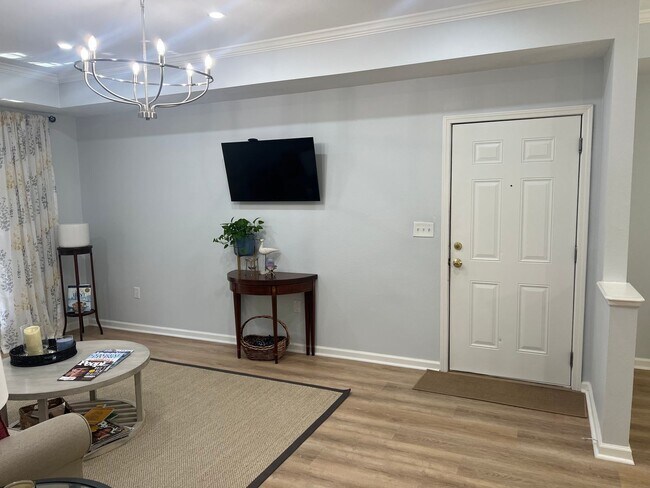 Foto del edificio - Beautifully Updated 3-Bedroom in Bridgepointe