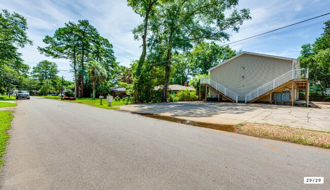 Foto del edificio - 1329 Nylic St