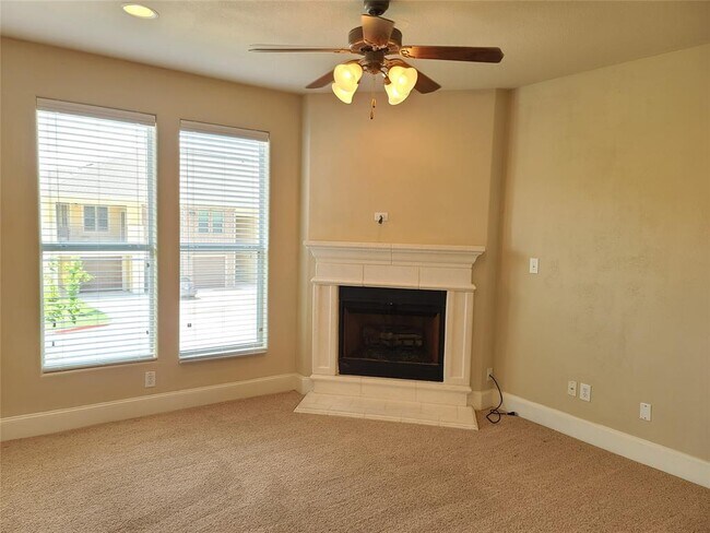 Building Photo - 2620 Villa Di Lago Dr