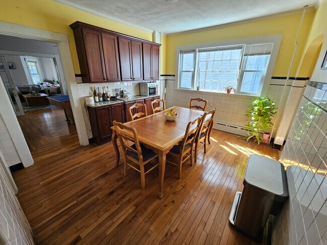 Building Photo - 23 Gorham St