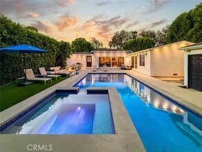 Building Photo - 15722 Magnolia Blvd
