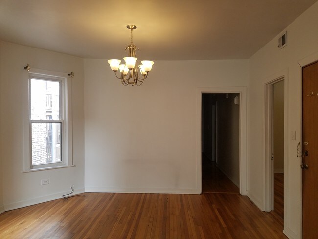 Dining Room - 3246 W Diversey Ave