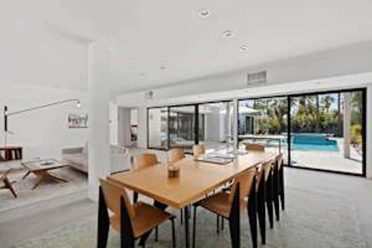 Primary Photo - 5 bedroom 5 bath Available for Short Term ...