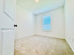 Building Photo - 1240 Woodflower Dr