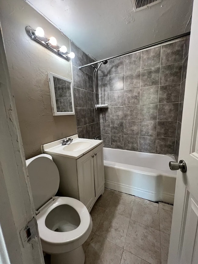 Foto del edificio - 2517 SW 42nd St