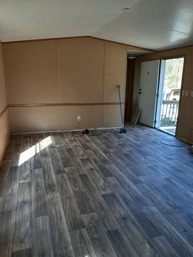 Primary Photo - 2054 Quail Rd