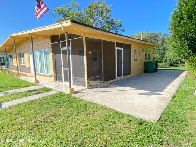 Building Photo - Beautiful Rental in Cocoa