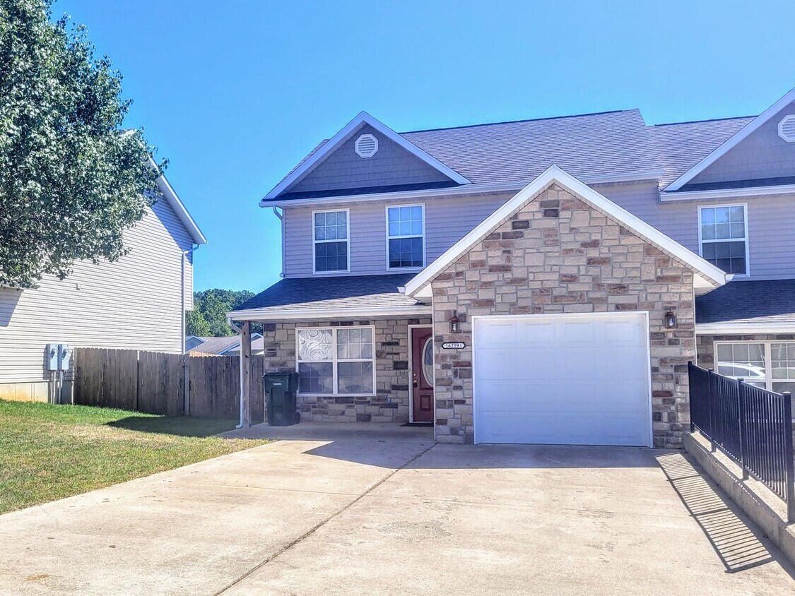 16188 A&B Holy Cross Apartment for Rent in Saint Robert, MO