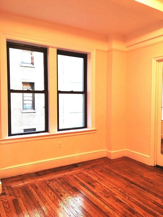 Primary Photo - 157 E 52nd St