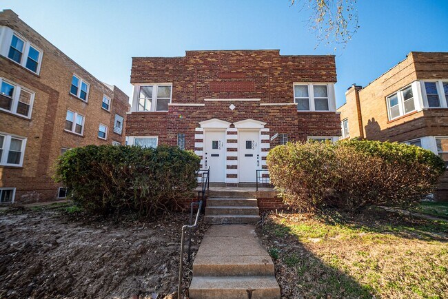 Building Photo - TGS Upstairs Lounge