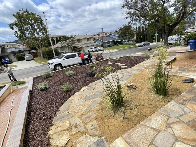 Building Photo - 2546 Angelcrest Dr