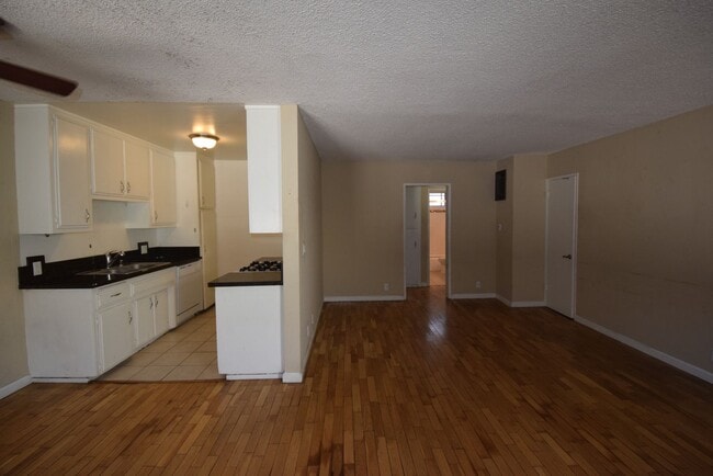 Building Photo - 10745 Hortense St