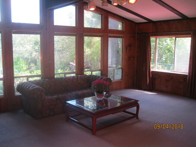 Foto del edificio - 13215 146th Ave NW