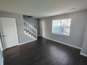 Building Photo - 16 Duiguid Dr
