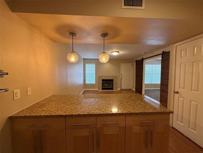 Foto del edificio - 7685 Northcross Dr