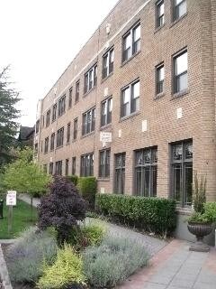 Building Photo - 1 bedroom in Seattle WA 98121