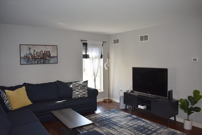 Sala de estar - 110 Harvard Ave