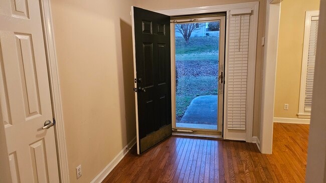 Building Photo - 4850 Birdwood Ct