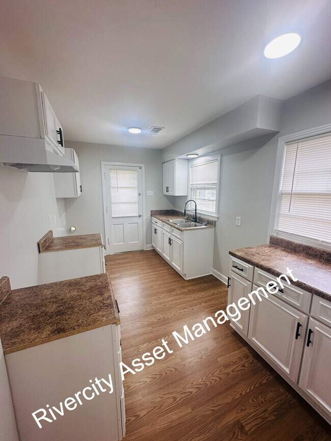 Foto del edificio - 4678 Lynn Rd