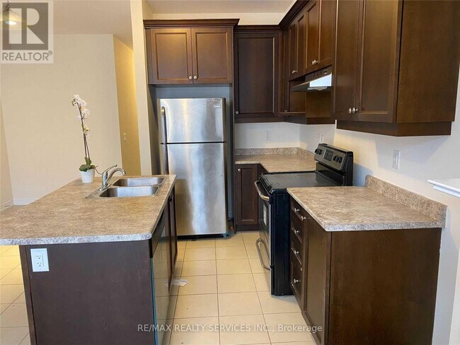 Building Photo - 43 Hogan Manor Dr