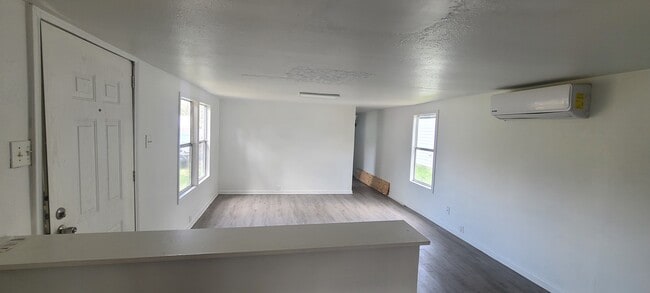 Building Photo - 11440 Underwood St