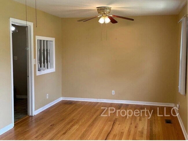Building Photo - 4810 Lumary Cir