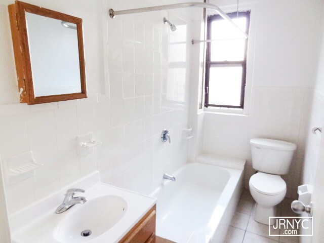 Building Photo - 607 W 138th St