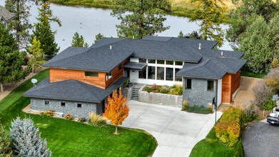 Building Photo - 229 Arbour Dr E